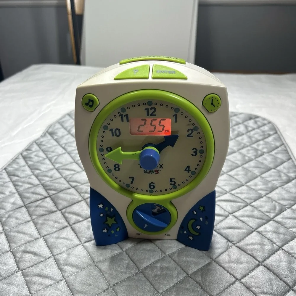 Vintage Timex Kids Time-Teacher Interactive Alarm Clock (Green & Blue)